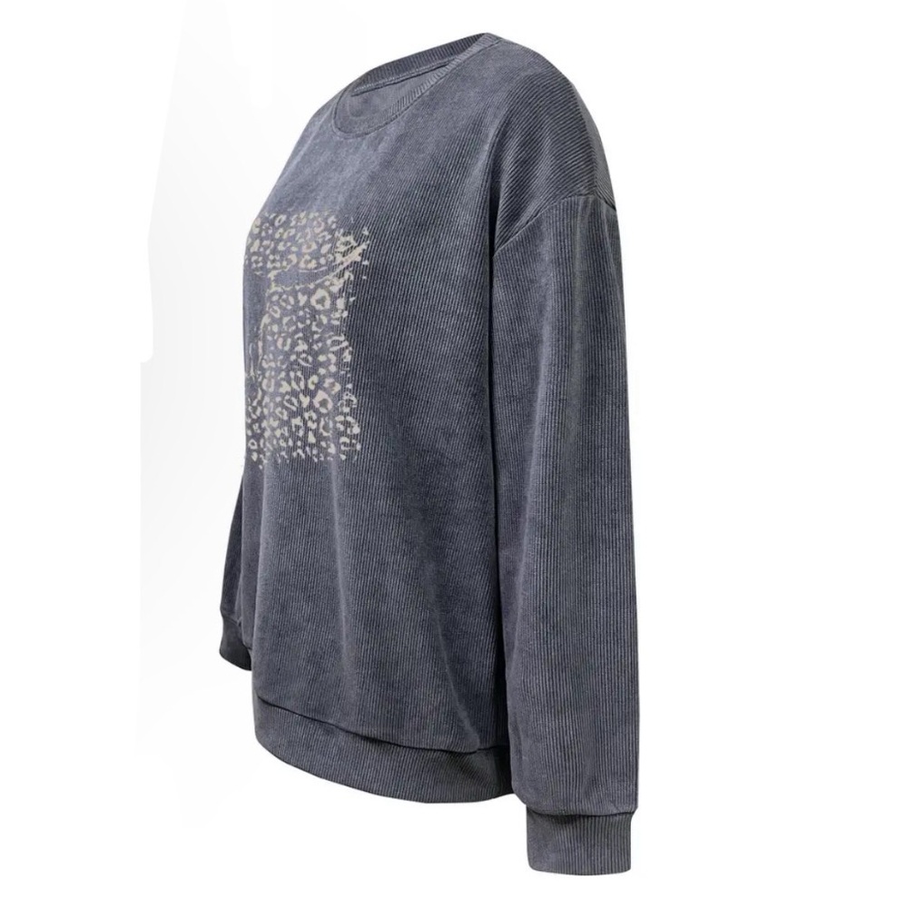 Cow Skull Ribbed Super Comfy Thin Sweatshirt NWOT - Picture 3 of 5